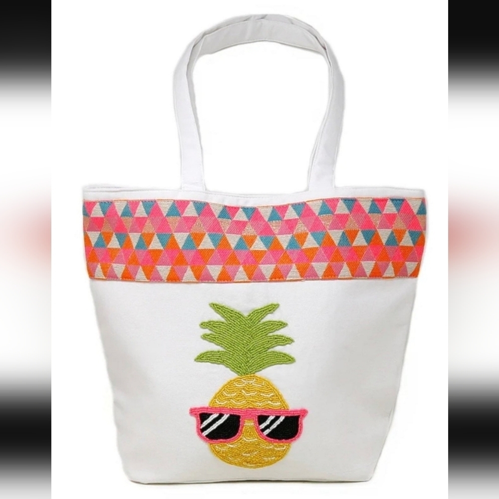 White Tote Bag with Pineapple Design (37)